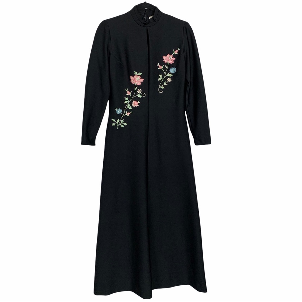 Vintage 70s Embroidered Floral Knit Long Sleeved Floor Length Aline Dress Small